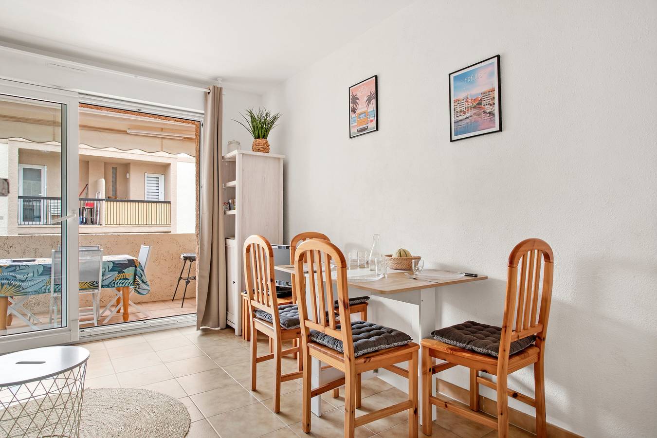 Appartement entier, Studio 'Le Castello 150m De La Plage' avec terrasse privée in Saint-Aygulf, Fréjus
