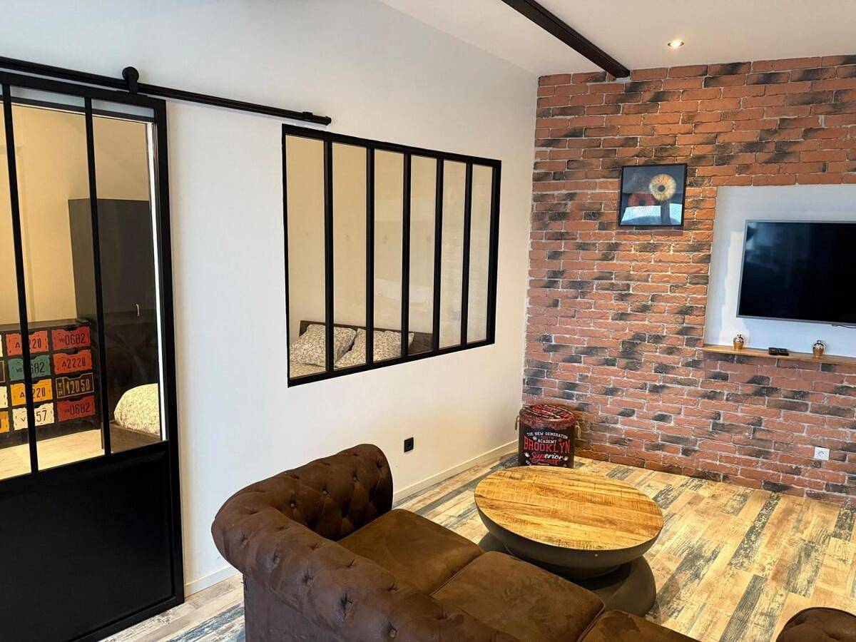 Appartement entier, Le Loft d 'Éveux - 2 places de parking in Éveux, Lyon et ses environs