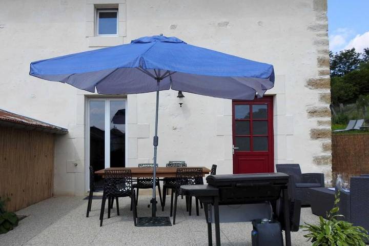 Location de vacances pour 4 personnes, avec jardin dans Dommartin-le-Franc - 2