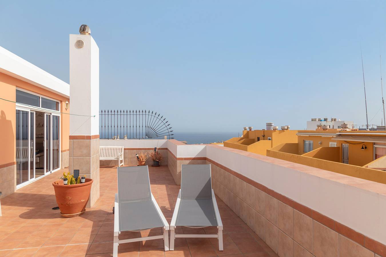 Apartamento entero, Vacaciones 'San Miguel' con vistas al mar, Wi-Fi y aire acondicionado in La Costurera, Gáldar