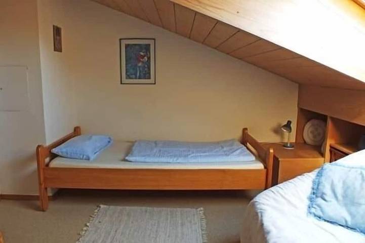 Entire apartment, Well-kept attic apartment with mountain views, free WiFi, TV, Chiemgau map, ... in Inzell, Bavarian Alps