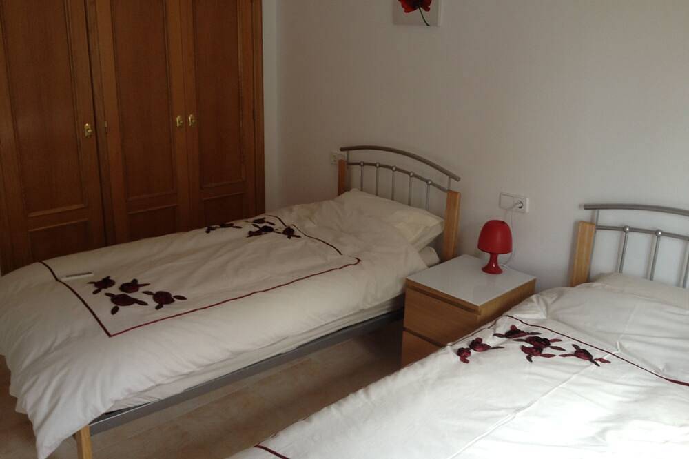 Rincon de Loix, Benidorm, Villa de 5 chambres. salle de jeux, piscine chauffée en option in Benidorm, Costa Blanca