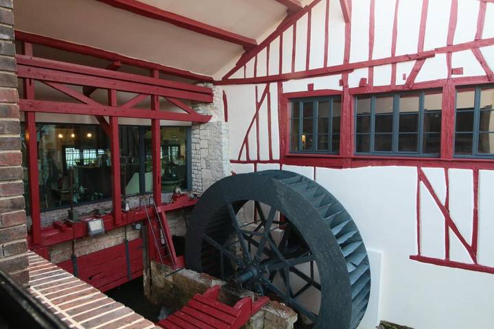 Hôtel pour 2 personnes, avec piscine et sauna ainsi que jacuzzi et jardin dans Nigloland