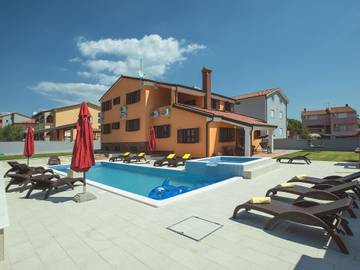 Villa für 14 Personen in Pula-Medulin, Pula, Bild 2