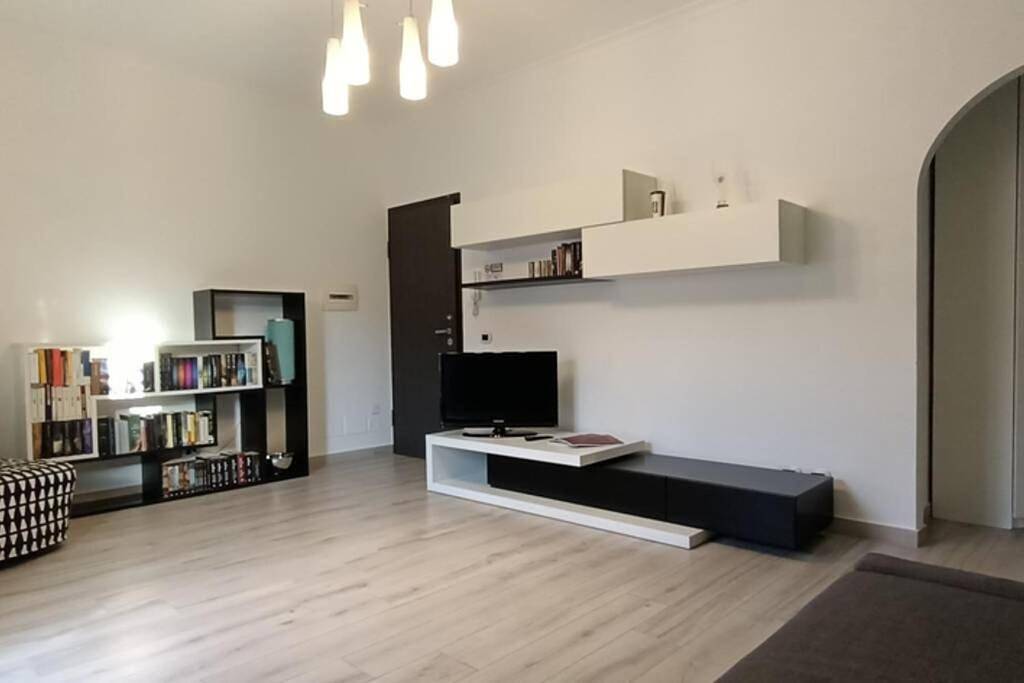 Appartamento intero, One-Bedroom Apartment in Casal Morena, Roma