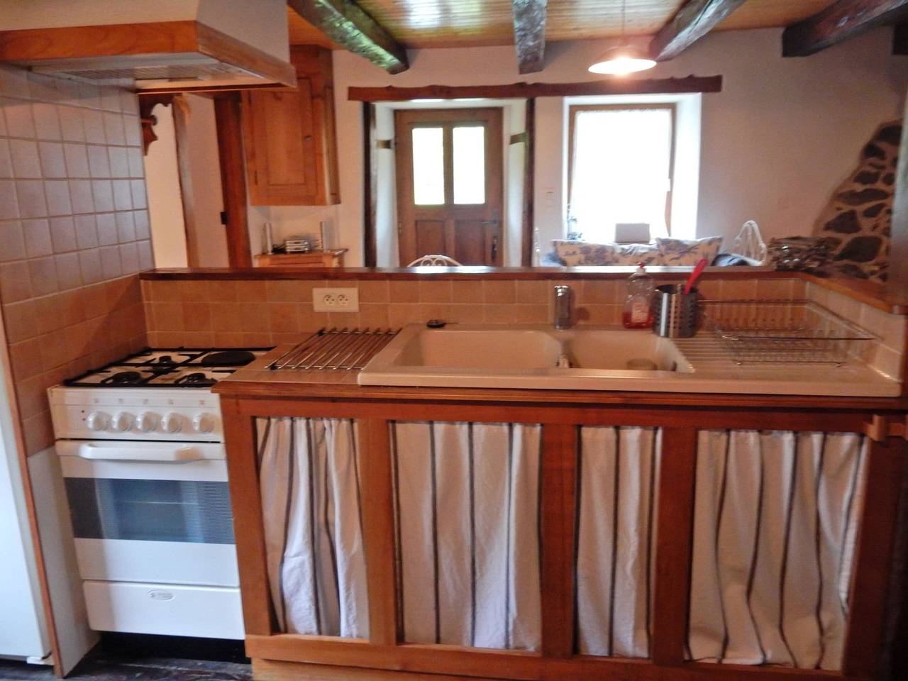 Casa en Villeneuve cerca de Playa Fluvial in Ally, Macizo Central