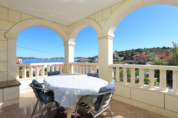 Apartament wakacyjny dla 4 osób, z balkon/ taras w Kanica