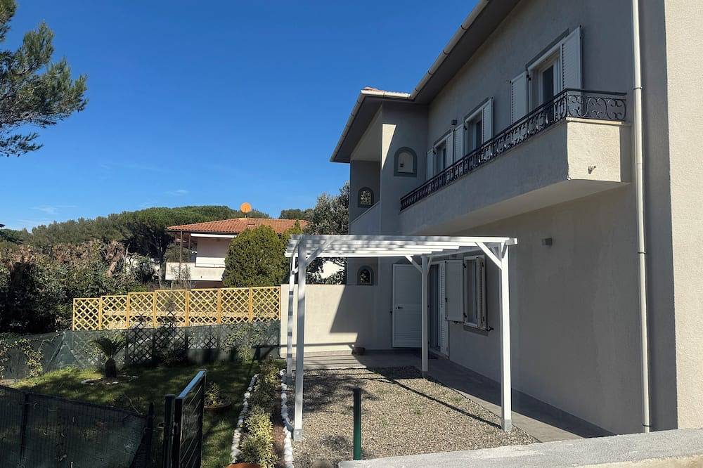 Sea view house with bathing establishment included for 6 people, with garden in Etruskische Küste