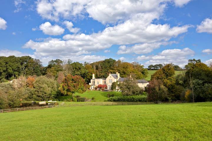 Villa for 18 people, with garden and terrace, with pets in Devon