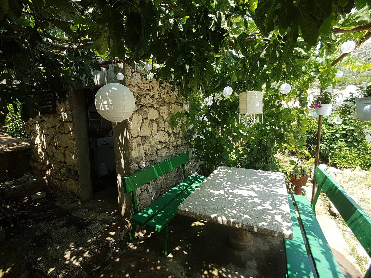Ganze Wohnung, 2-Zimmer-Ferienwohnung mit Terrasse und Meerblick Marina, Trogir A-14191-a in Marina, Split-Dalmatien