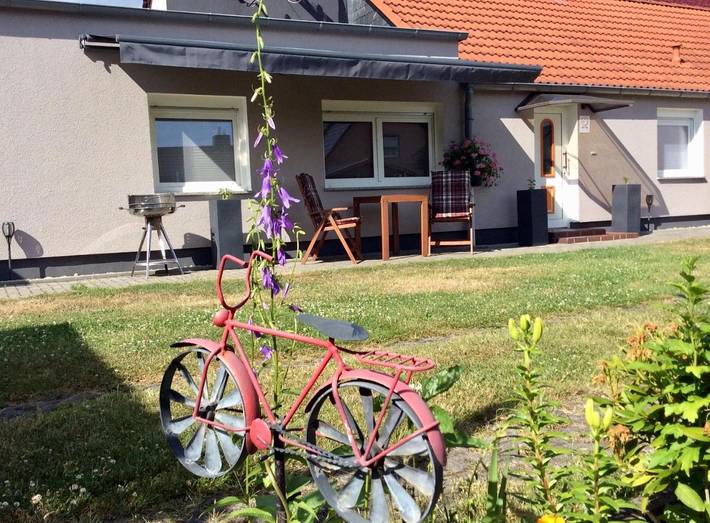 Ferienwohnung für 2 Personen, mit Terrasse und Garten sowie Sauna in Senftenberg