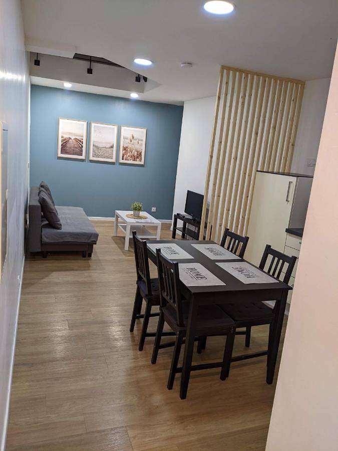 Appartement entier, Studio Apartment in Malestroit, Région de Vannes
