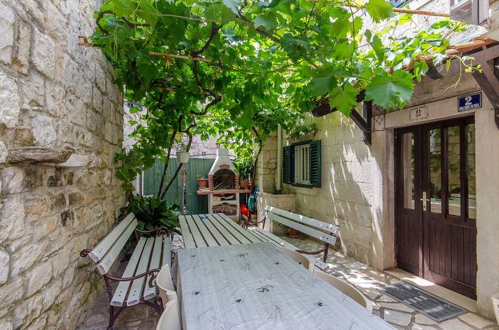 Studioleilighet for 2 personer, med Terrasse og Hage i Split