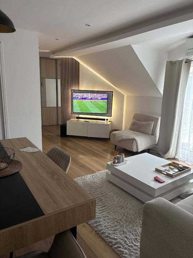 Appartement de vacances pour 5 personnes, avec terrasse, animaux acceptés à Drancy