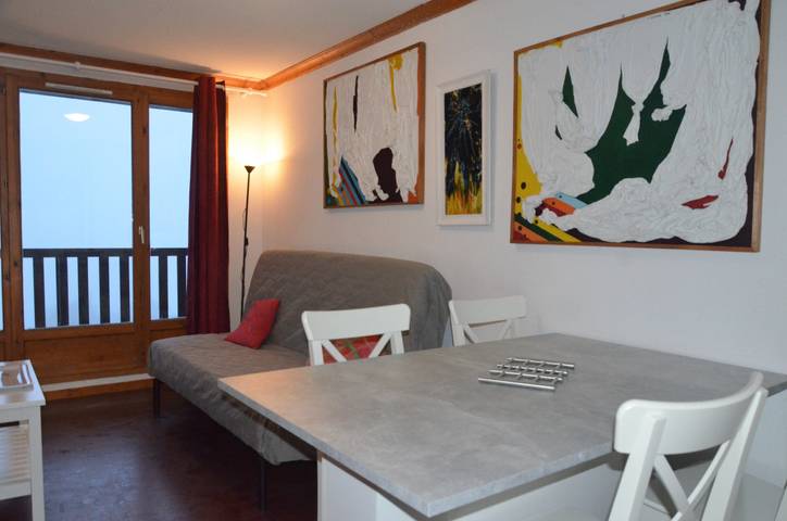 Gîte pour 6 personnes, avec Terrasse dans Super Besse