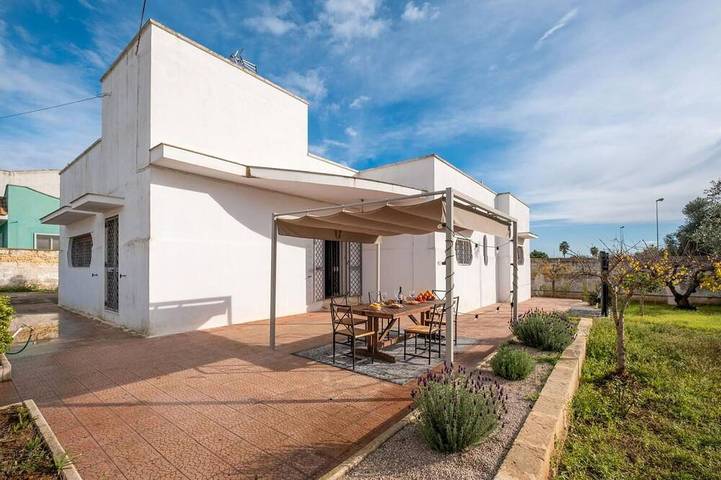 Villa pour 5 personnes, avec jardin à Porto Cesareo