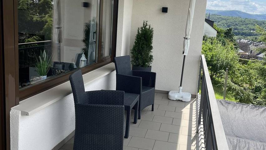 Ferienwohnung für 2 Personen, mit Balkon in Lieser