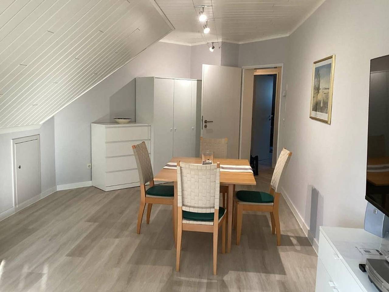 Ganze Ferienwohnung, Kohlen, Ferienwohnung - Appartement/Fewo, Dachgeschoss, ruhig in Fahrenkrug, Kreis Segeberg