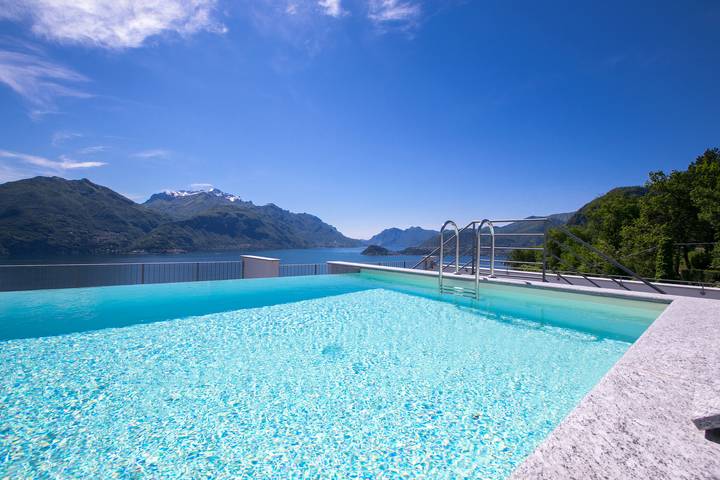 Agriturismo voor 4 personen, with zwembad and terras as well as uitzicht op het meer, kindvriendelijk aan het Comomeer