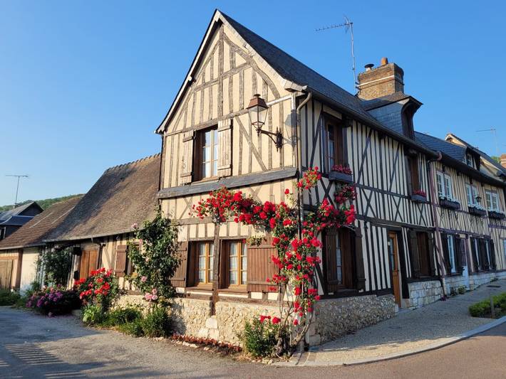 Gîte pour 5 personnes, avec terrasse et jardin dans Abbaye Notre Dame Du Bec