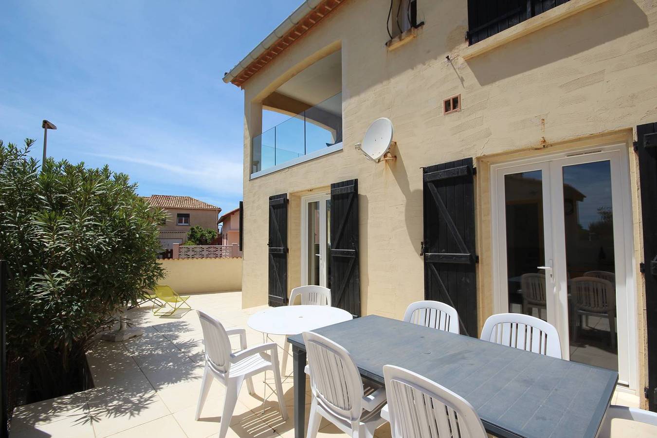 Entire holiday apartment, Individual Villa for family of 8 people, only 80m from the beach of Portiragnes plage in Portiragnes Plage, Portiragnes