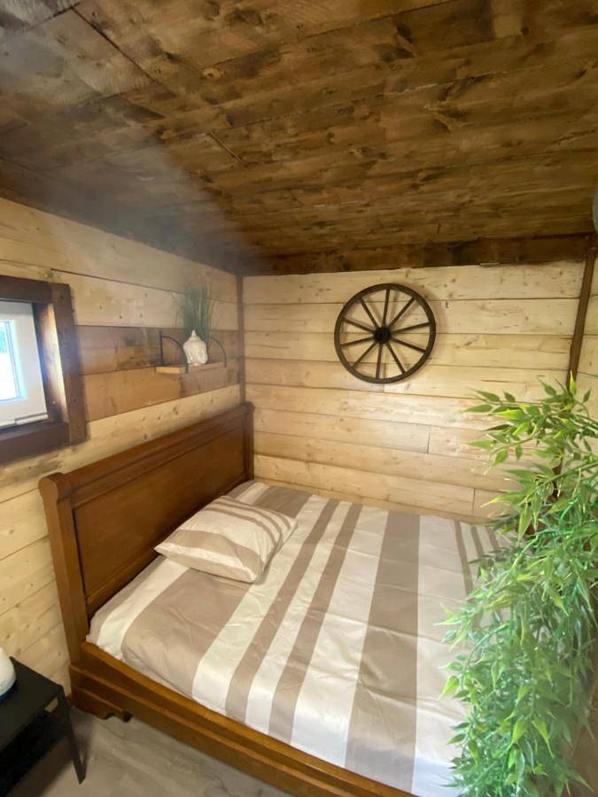 Location de vacances pour 4 personnes, avec vue sur le lac et vue ainsi que jardin et terrasse, animaux acceptés à Saint-Léger-sur-Vouzance - 3
