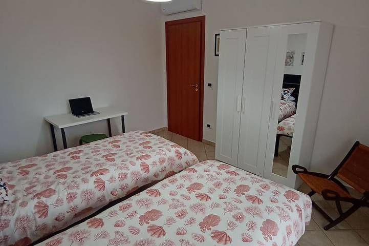 Ganze Wohnung, Ampio e Accogliente Appartamento Vista Mare, a 10 Minuti Dalla Spiaggia in Marina di Caulonia, Ionische Küste Kalabrien