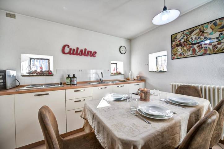 Gîte pour 5 personnes, avec vue et terrasse, animaux acceptés dans Antagnod - 4