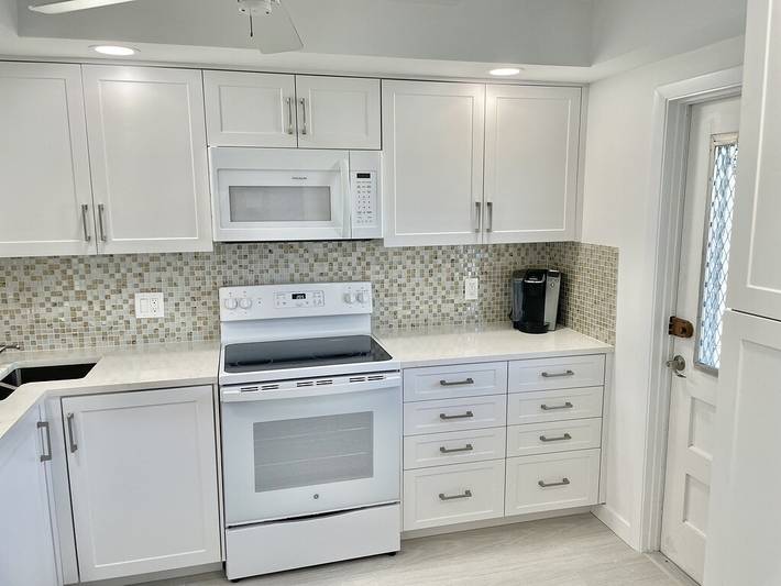 Vacation rental for 4 people, with pool and balcony in Lauderdale-by-the-Sea