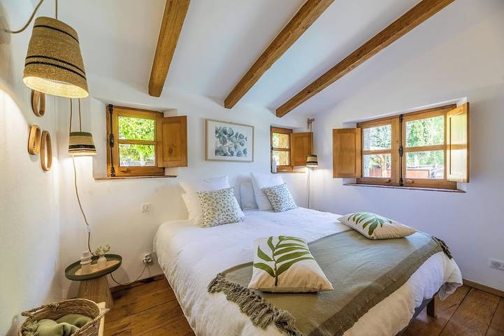 Charming sheepfold with private heated pool between sea and mountains in Sotta, Sartène und Umgebung