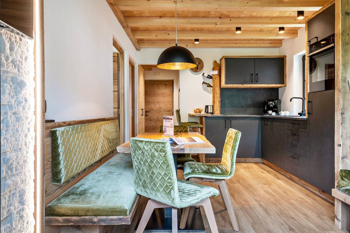 Ganze Wohnung, Chalet "Blosegghof Waldblick" mit Bergblick, privater Terrasse und Wlan in Bichl (Ratschings), Ratschings