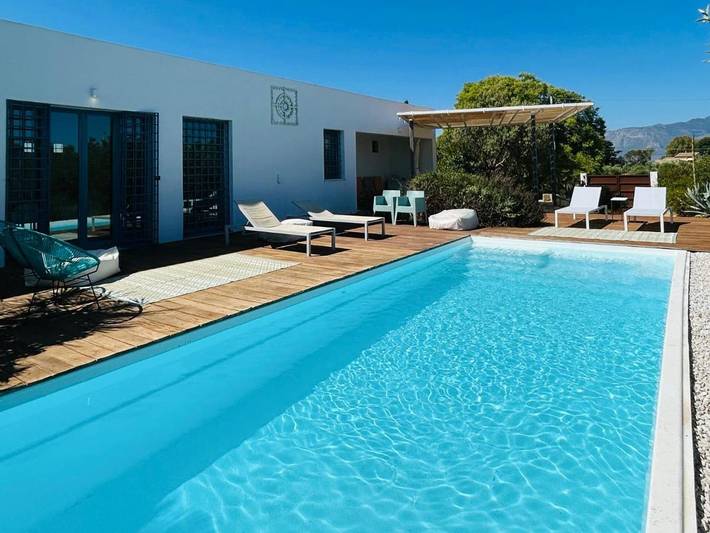 Villa per 6 persone, con panorama e piscina nonché giardino a Partinico