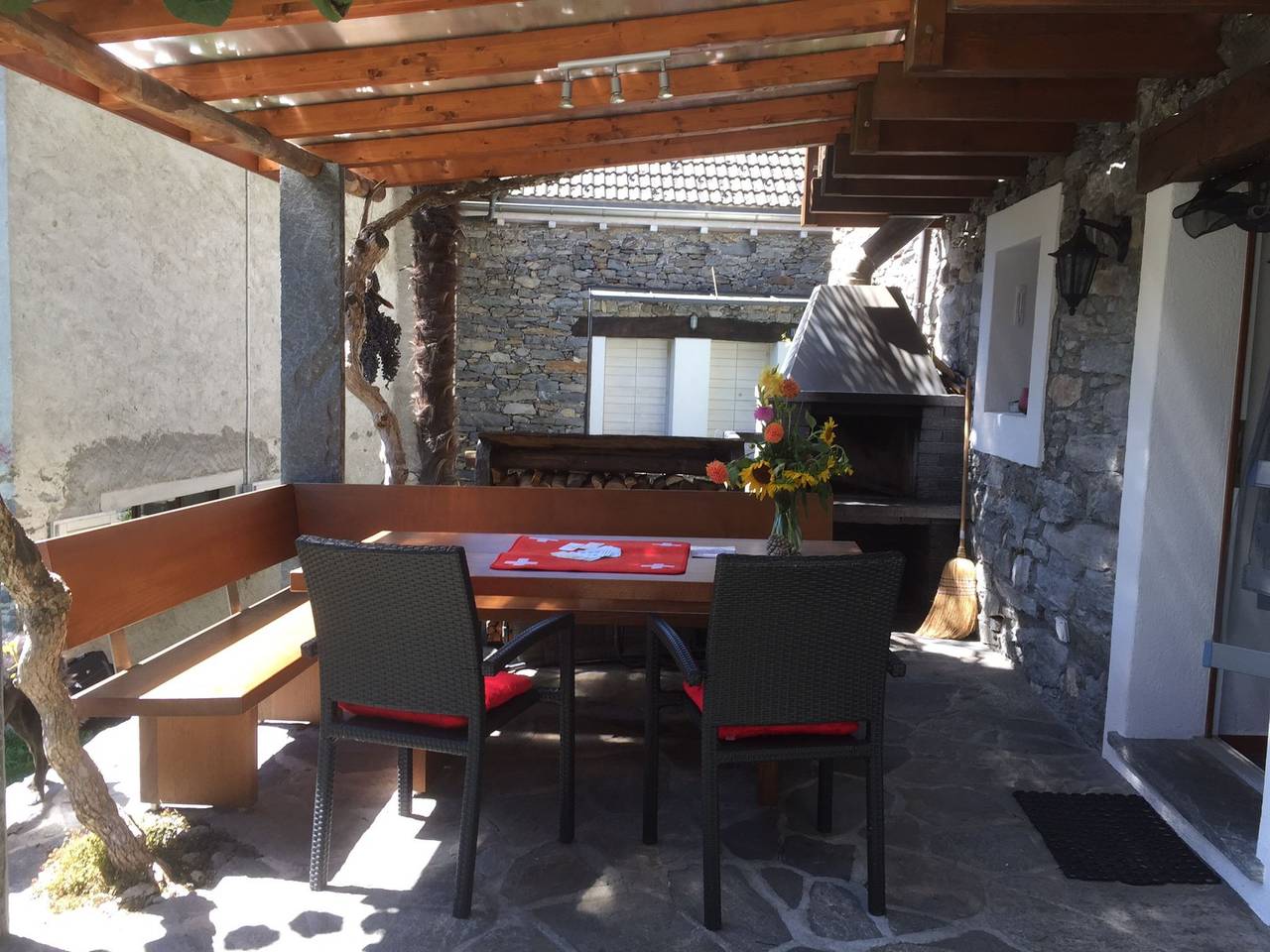 Anna in Cugnasco-Gerra, Tessiner Alpen