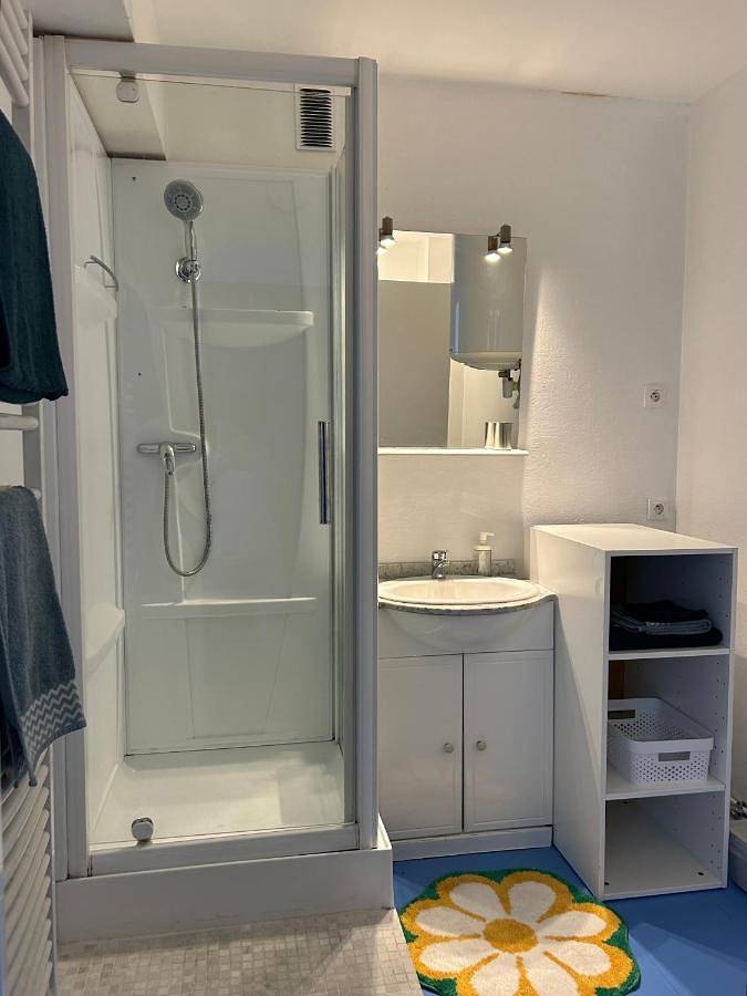 Appartement entier, One-Bedroom Apartment in Saint-Brieuc, Côte de Goëlo