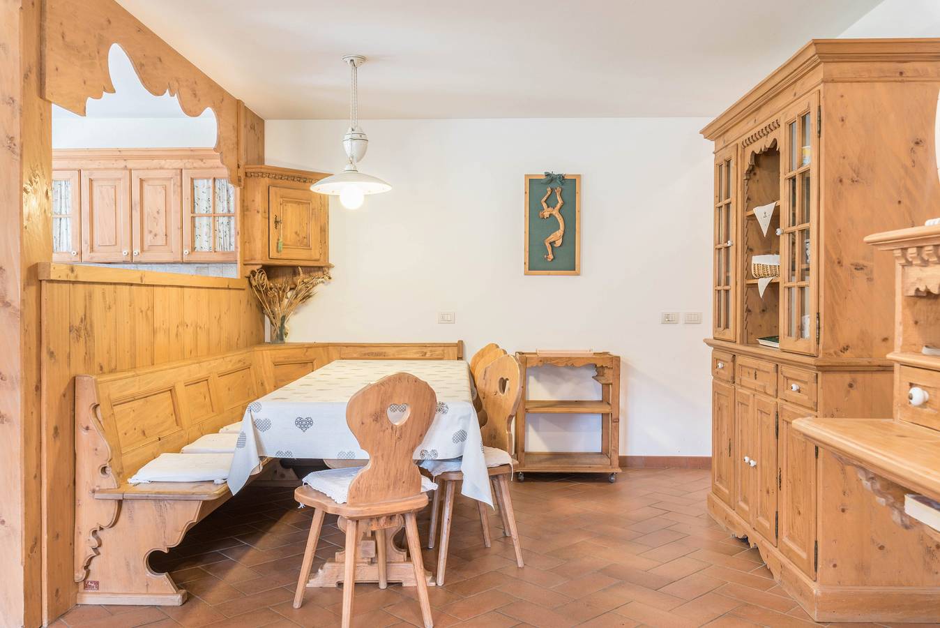 Ganze Wohnung, Ferienwohnung "Casa Loretta" mit Bergblick, Balkonen und Wlan in Alba (Canazei), Canazei