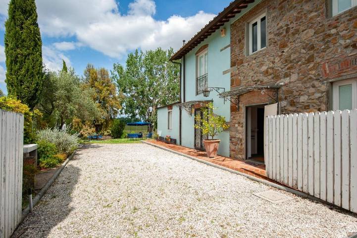 B&b per 6 persone, con Idromassaggio e Terrazza nonché Giardino e Panorama a Quarrata