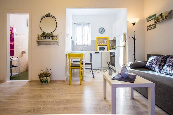 Ganze Wohnung, 1-Zimmer-Ferienwohnung mit Terrasse Komiza (Vis in Komiza, Split-Dalmatien
