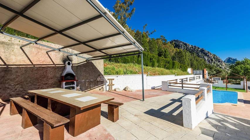Chalet para 18 personas, con balcón/terraza y piscina, Se admiten mascotas en Serranía de Ronda - 3