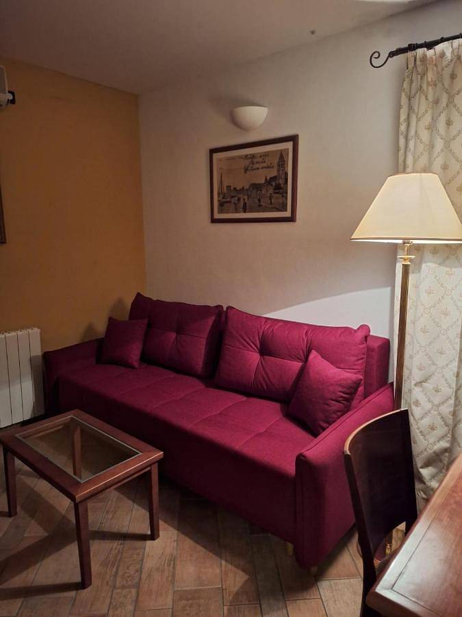 Maison d’hôte pour 3 personnes, avec Balcon et Terrasse ainsi que Jardin et Piscine à Trogir - 4