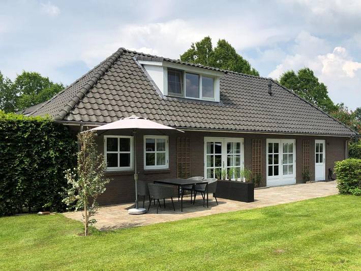 Ferienhaus für 4 Personen, mit Terrasse und Garten sowie Ausblick