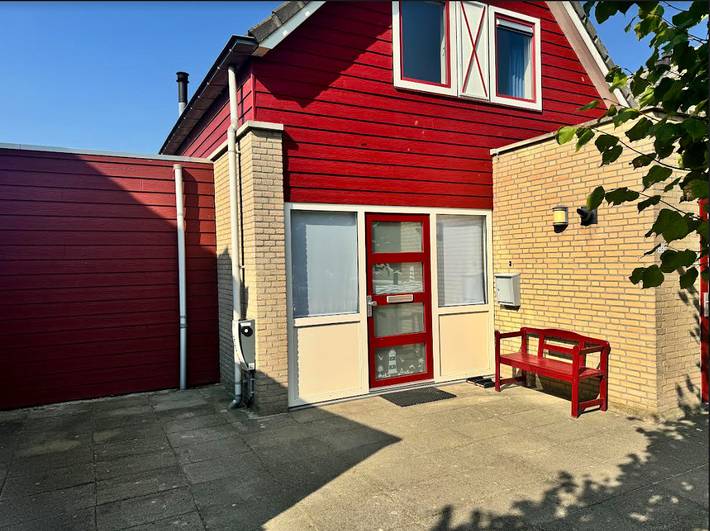Villa für 6 Personen, mit Terrasse und Seeblick sowie Balkon/Terrasse und Sauna - 1