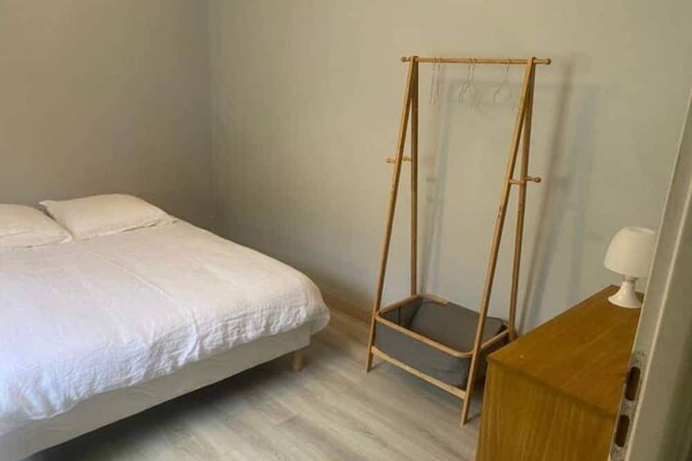Entire apartment, Puteaux : Appartement Spacieux Pour 5 Personnes in Puteaux, Hauts-de-Seine