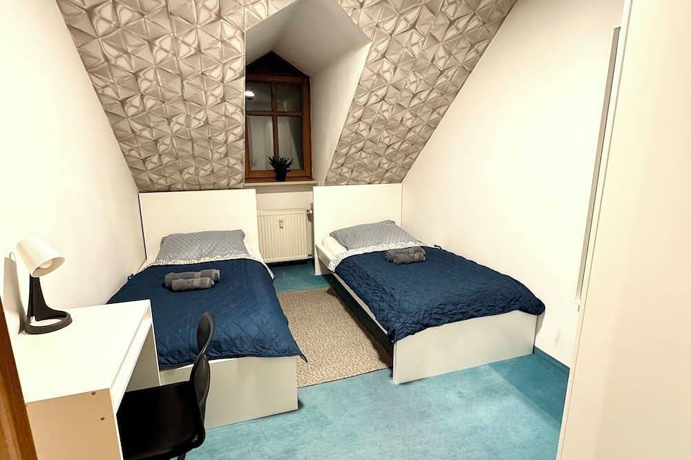 Ganze Wohnung, Gemütliches Familien-Apartmen in Roth auch für Mitarbeiter geeignet in Roth, Frankenalb