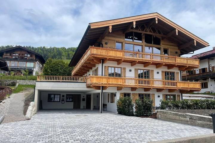 Chalet für 10 Personen, mit Sauna und Balkon sowie Garten in Reit im Winkl