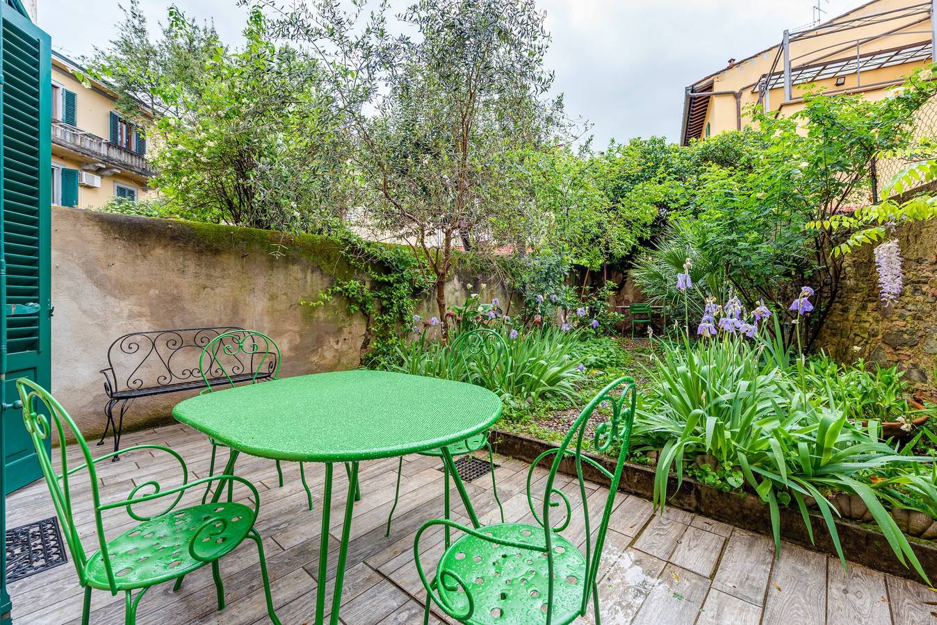Appartamento intero, Appartamento 'La Casa Vintage' con giardino privato, Wi-Fi e aria condizionata in Firenze, Firenze province