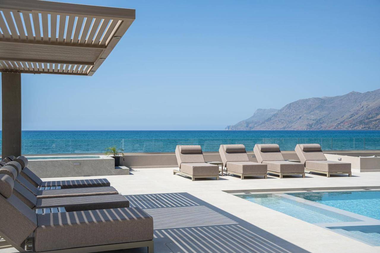 Luxury Villa Eos Beachfront 20 metres from the sea in Nopigia, Chania und Umgebung