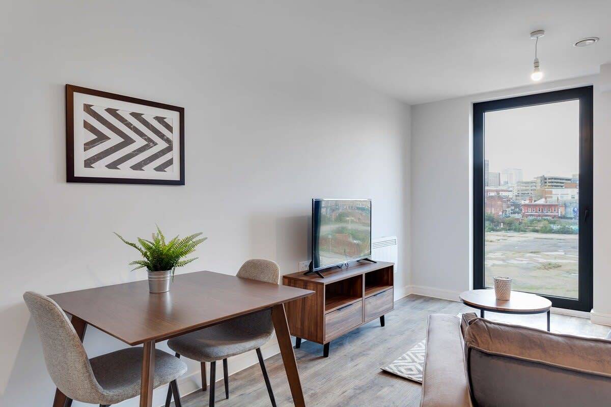 Entire apartment, Spacious & Bright 1 Bed Flat in Central Birmingham in Birmingham, Birmingham Area