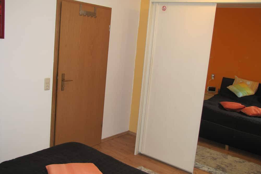 Ganze Wohnung, Voll ausgestattete Ferienwohnung bei Frankfurt mit privatem Eingang/ Parkplatz in Bad Vilbel, Wetterau