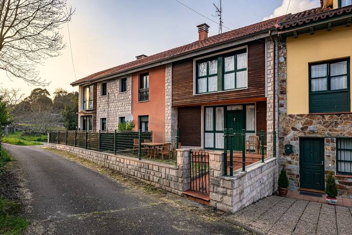 Entire apartment, Apartment 'C' on the Llanes Coast in Celorio, Llanes