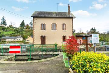 Gîte pour 12 personnes, avec balcon et vue à Saint-Sulpice (Mayenne)